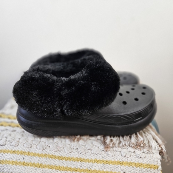 Crocs Furever Black Crush Classic Faux Fur Clog Mules Shoes M8 W10 - Picture 7 of 12